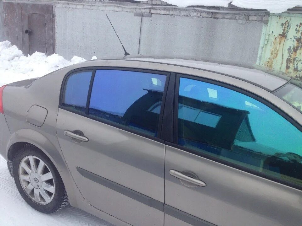 Renault Laguna 2 тонировка. Megane 2 тонировка 35. Тонировка в круг Рено Меган 2. Рено Меган 2 тонировка.