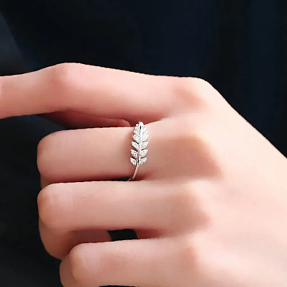 Красивое кольцо на палец. Фаланговые кольца 2021. Необычные женские кольца. Необычные тонкие кольца. Красивые кольца на указательный палец.