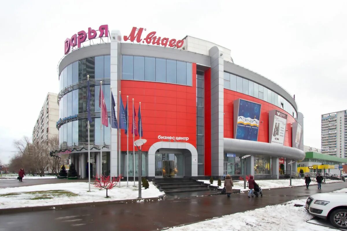 Тц строгино. Строгино метро торговый центр.