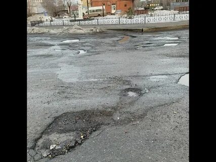 Почему не бомбят дороги