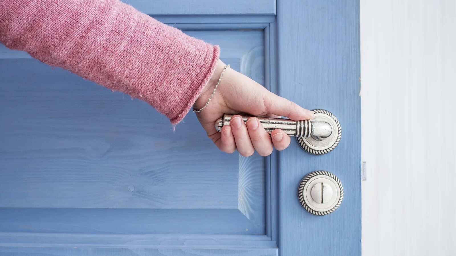 Were you to open the door. Дверь в квартиру. Дверь closeup. Doors open. The Doors.