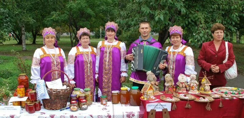 Погода ивановка ивановский. Ерковцы Ивановский район Амурская область. Дом культуры Ивановка Амурская область. Село Ерковцы. Село Ивановка Амурская область Ивановский район.