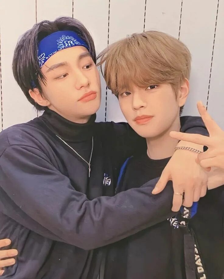 Stray kids сынмин и чонин. Сынмин шипы. Сынмин и банчан. Сынмин шипы. Чонин стрейкидс.