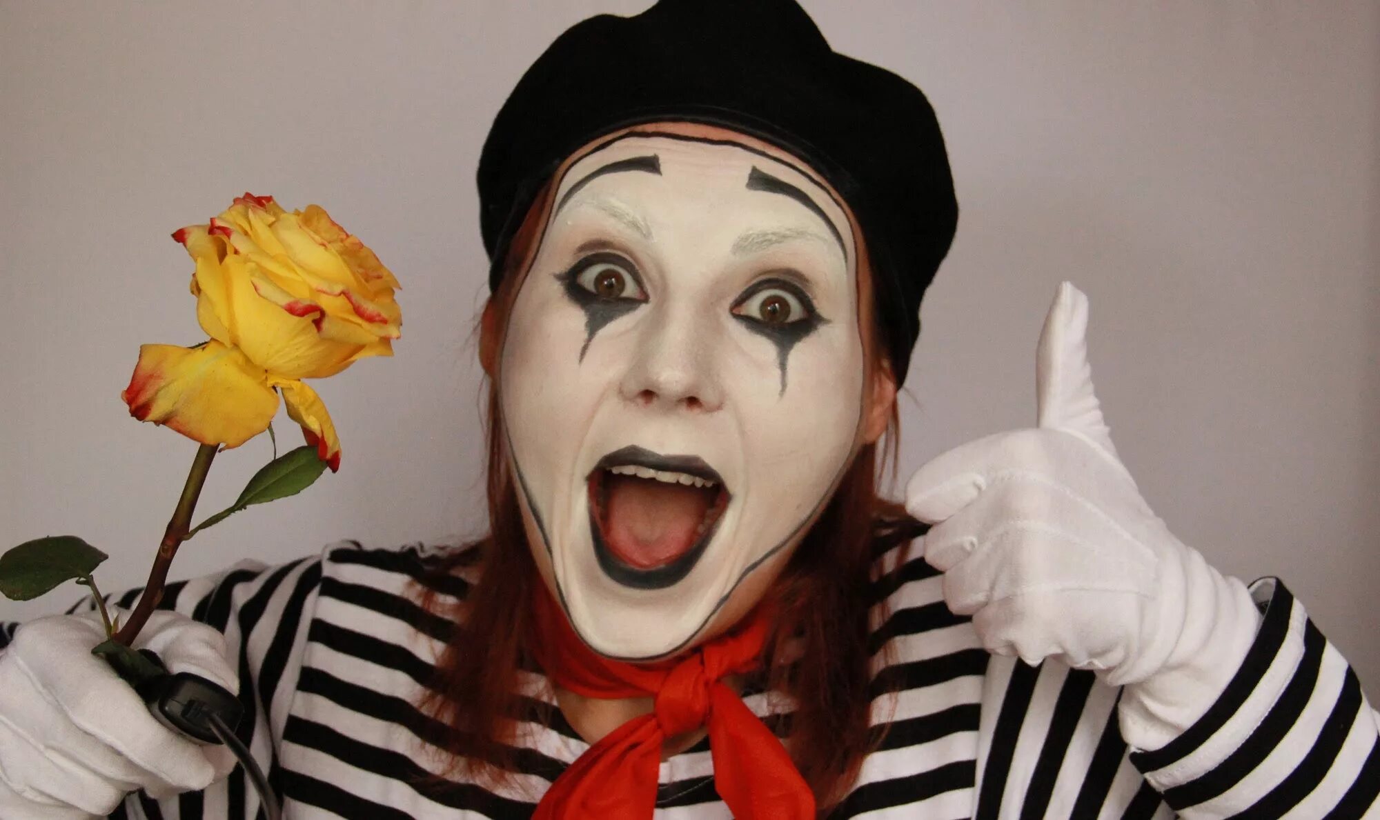 Мим франция. Мим актер театра пантомимы. Пантомима видео. Французский мим. Французский мим.