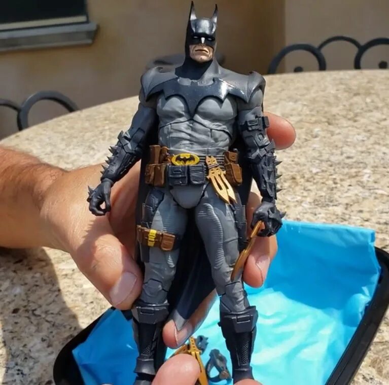 Фигурка Batman MCFARLANE. Gold Label MCFARLANE Toys. Бэтмен Голд эдишен МАКФАРЛЕЙН. MCFARLANE Бэтмен Toys Death.