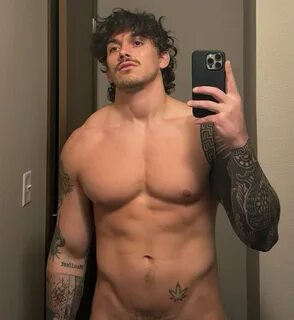 alexxdebut's tweet photo. smash or pass? t.comut1kttvCP.