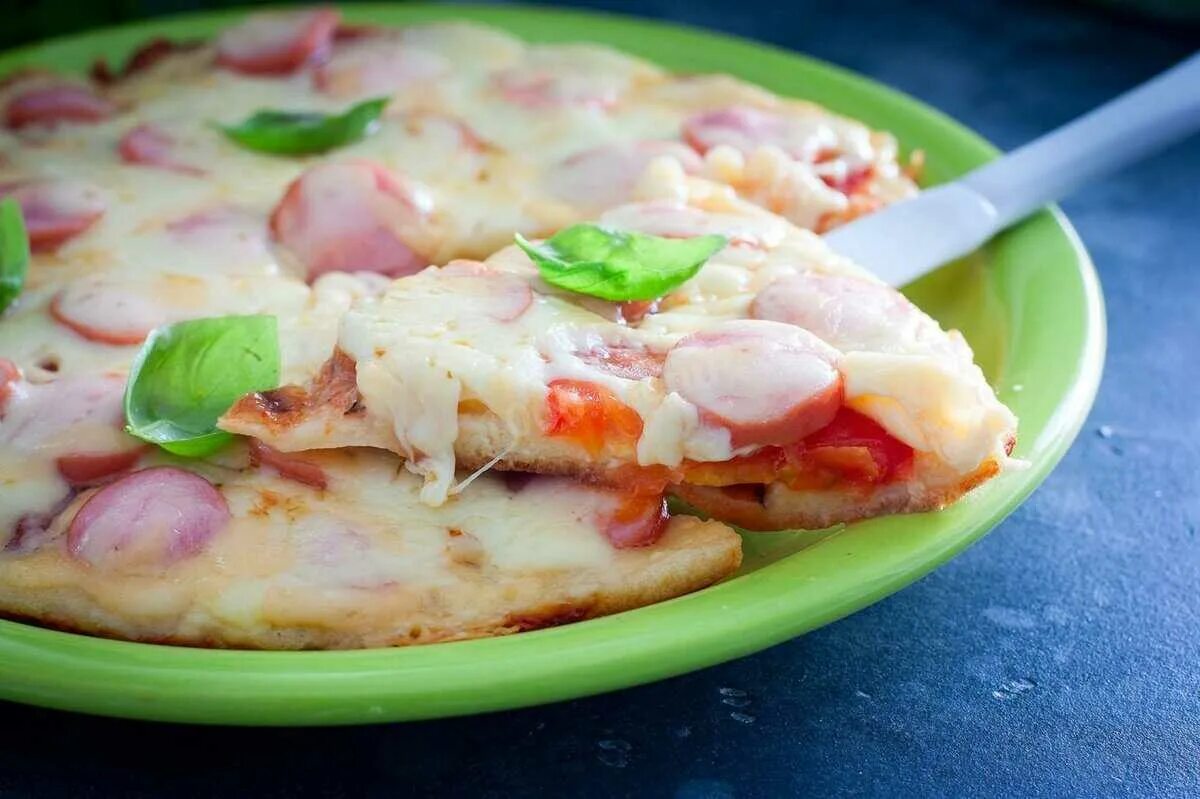 Вкусно за 15 минут. Пицца на сковороде. пицца на сковороде за 10 минут. пицца на сковороде с майонезом. пиццы на сковороде за 10 минут без теста.