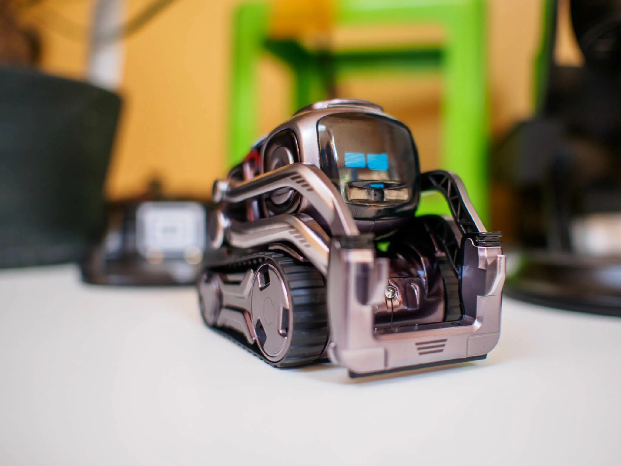 Anki робот. Робот anki cozmo. робот погрузчик cozmo. робот anki cozmo white. anki cozmo collector&#039;s edition.