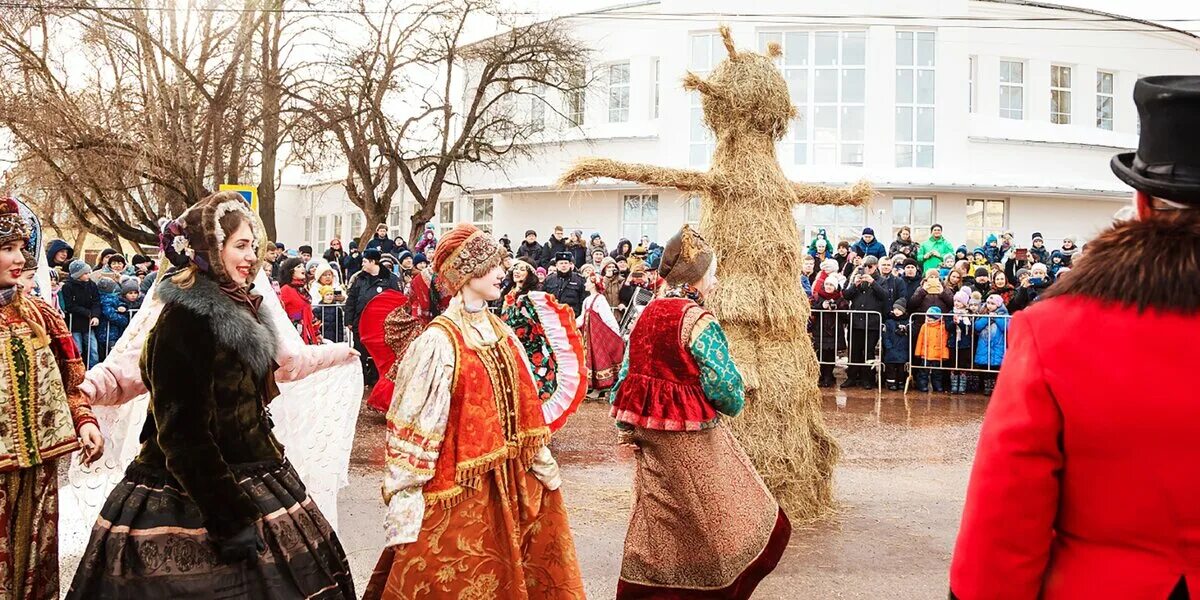 Где погулять в москве на масленицу. Массовые гуляния. Массовые гуляния на Масленицу. Масленица в Москве. Костюм Масленицы.