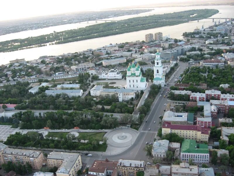Подскажи астрахань. Астрахань с птичьего полета. астрахань с высоты птичьего полета. астраханская область с высоты птичьего полета. город астрахань с высоты птичьего полета.