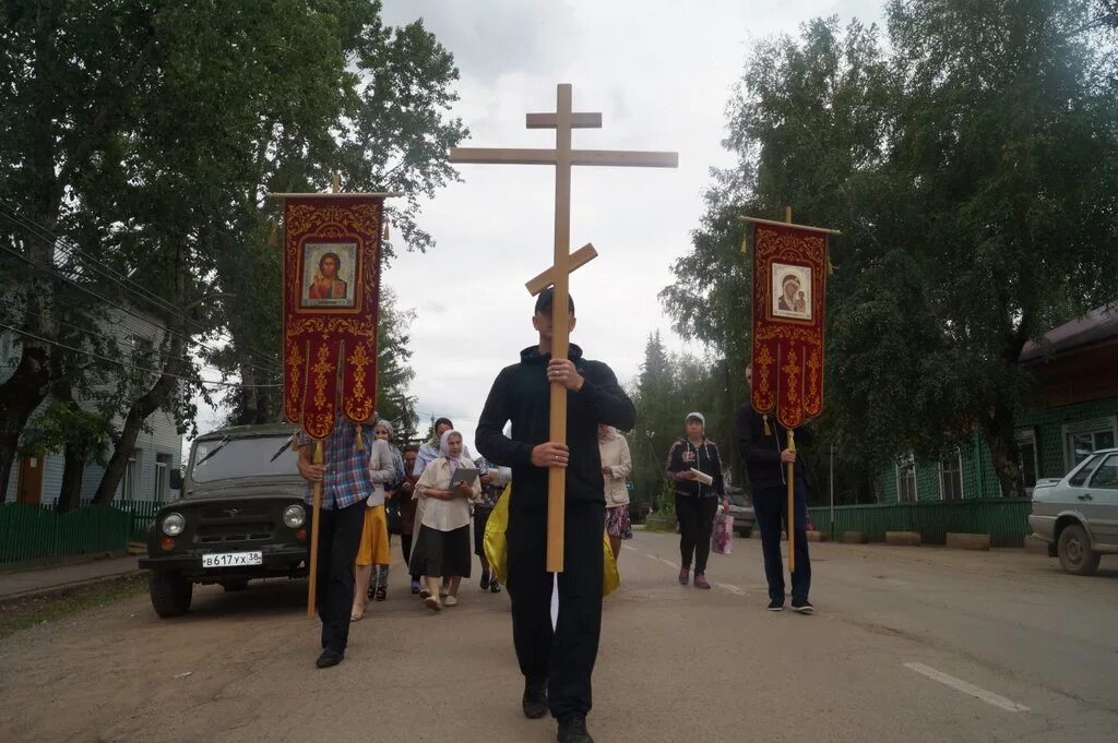 Новости жигалово. Жигалово храм. Свято-Никольский храм п.Листвянка. Церковь Жигалово Щелковский район. Жигалово фото.