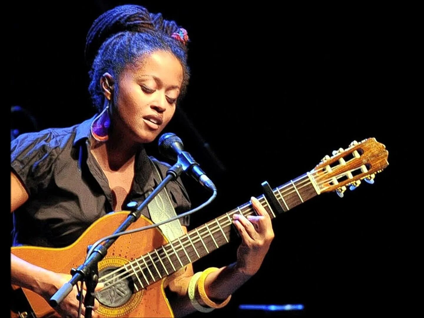 Sara music. Sara tavares. sara tavares певица. sara tavares википедия биография.