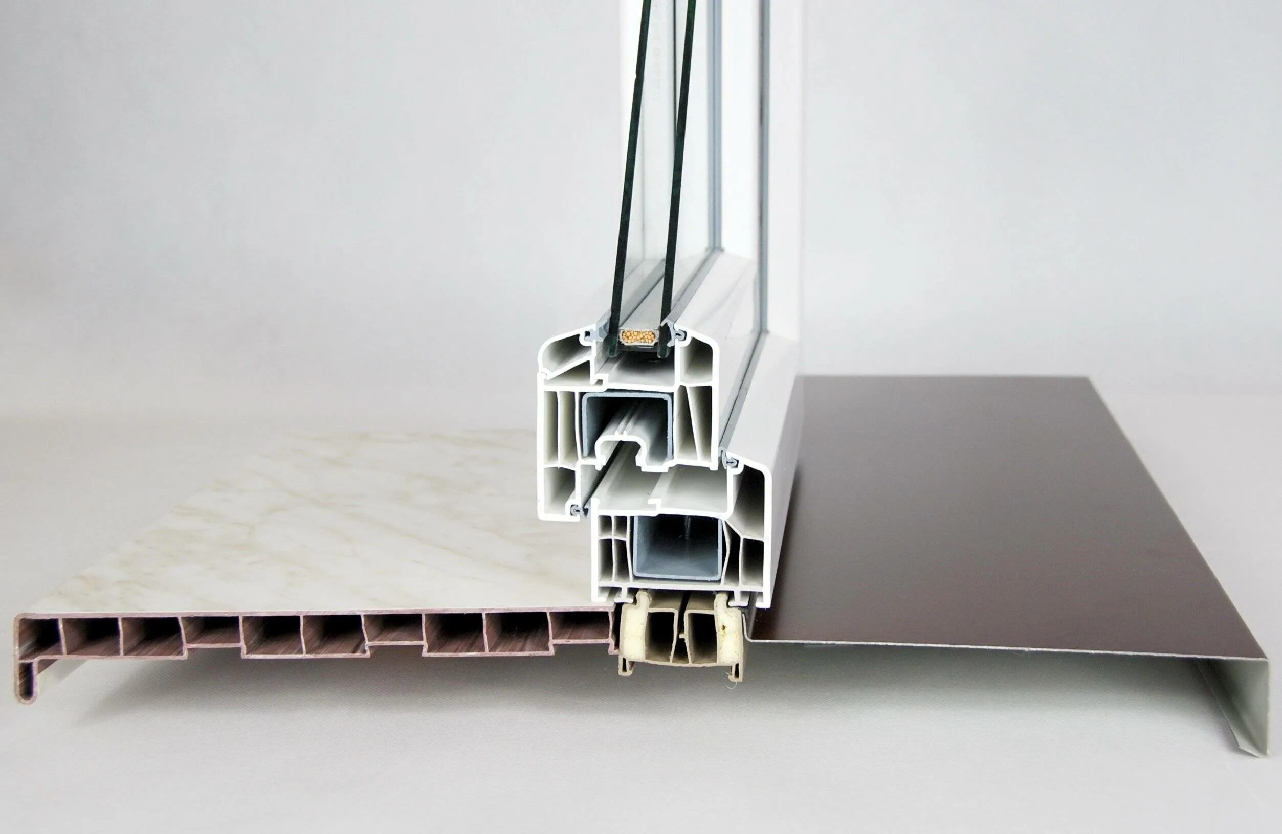 Подставочный профиль. Теплый подставочный профиль для окон пвх. 118. Теплый подставочный профиль. Rehau профиль подставочный 30.