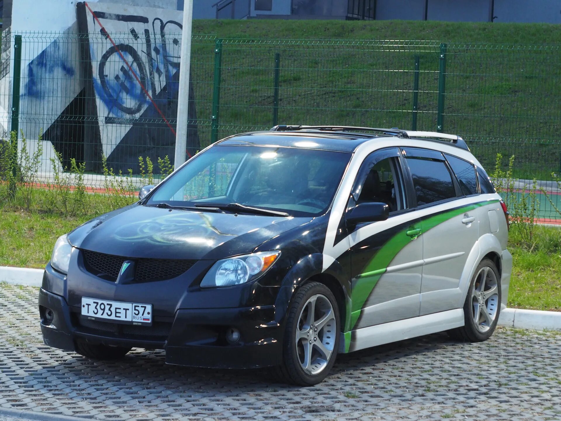 Диски понтиак вайб. Pontiac Vibe 2005 Tuning. Pontiac Vibe 2003. Pontiac Vibe в обвесах. Pontiac Vibe 2004-2008.