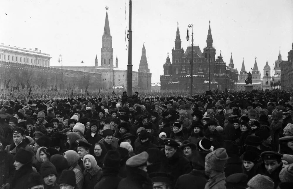 Революция 1917 читать. Февральская революция 1917. октябрьская революция 1917. революция в москве 1917.