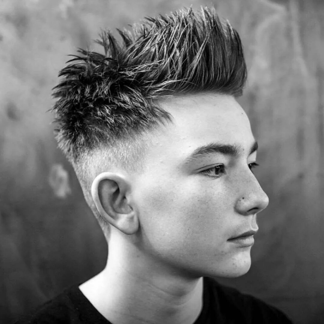 Spiky hair стрижка. Faux Hawk стрижка. Стрижка для подростка. Модные подростковые стрижки. Стрижка для подростка мальчика 2024 год