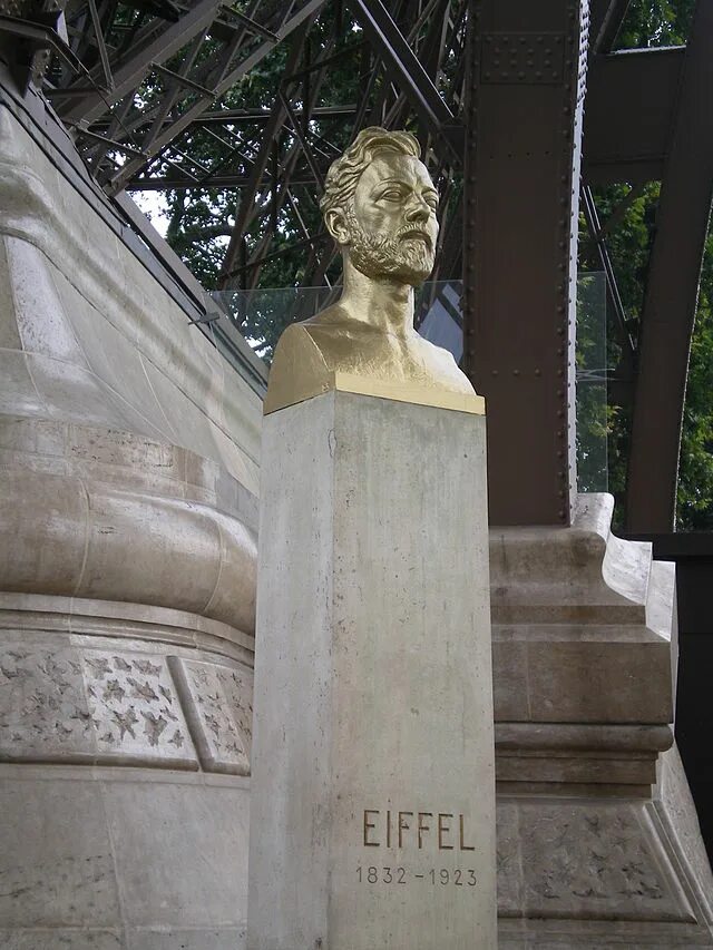 Gustave eiffel also built the statue