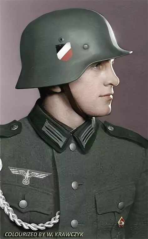 Офицер 3 4. Немецкий офицер в каске. Форма Абвера. Немецкий офицер в очках. Солдат вермахта отдает честь.
