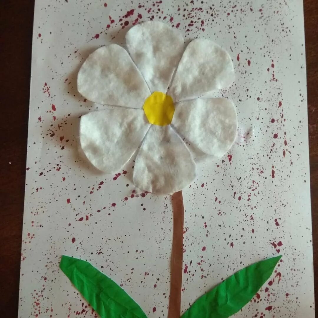 Какие поделки можно сделать из ватных дисков. Поделка из важных дисков. поделки из ватных дисков. цветок из ватного диска. поделка их ваватных дисков.