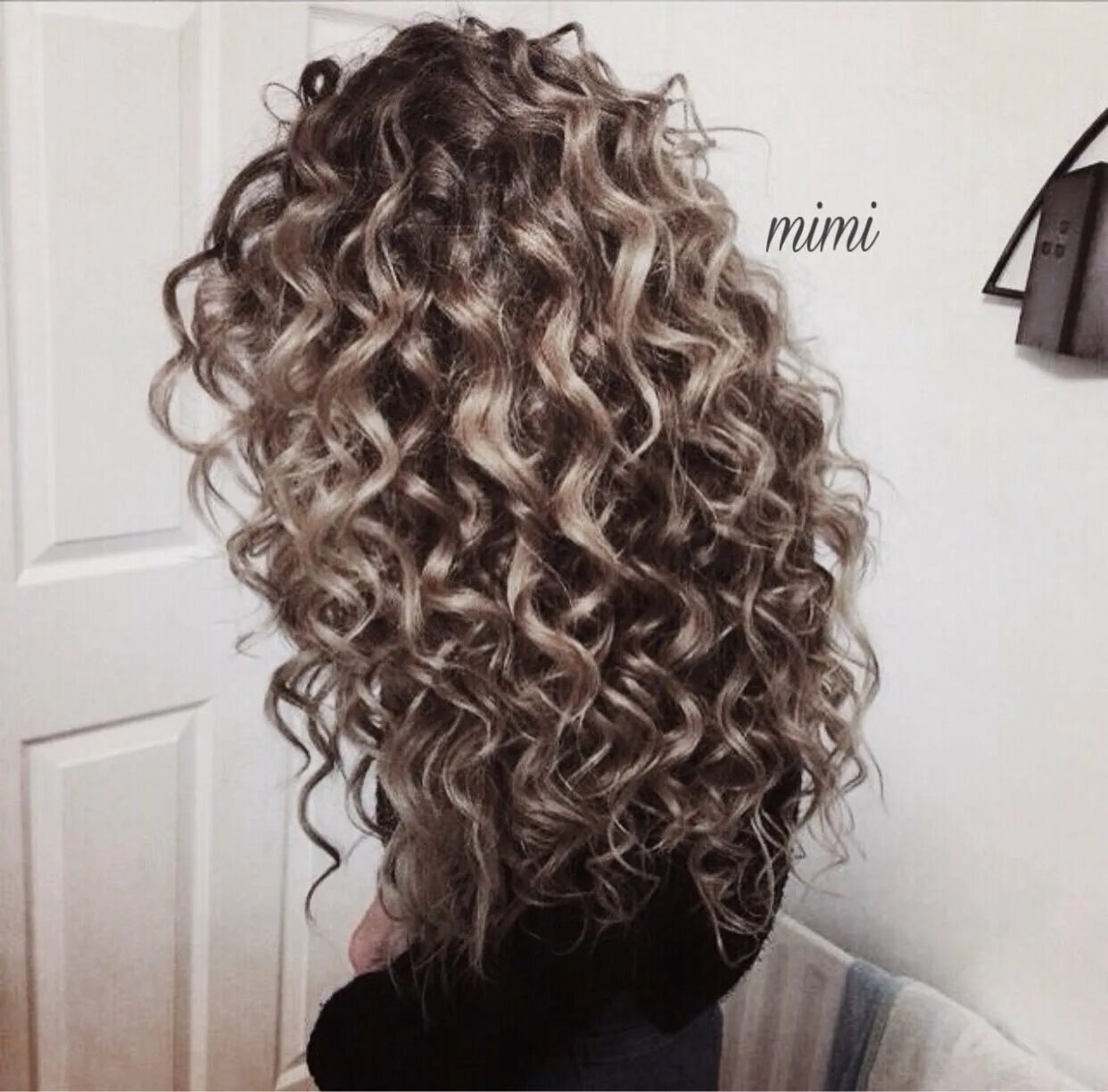 Биозавивка пол митчелл. Керли кудри биозавивка. Биозавивка 2023. Керли кудри биозавивка. Итальянская биозавивка mossa.