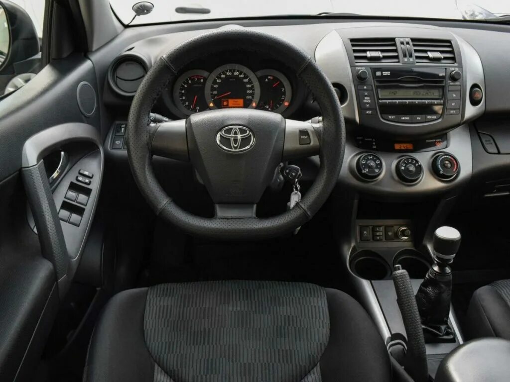 Салон рав 4 4 поколения. Toyota rav4 2010 салон. Тойота рав 4 3 поколение салон. Toyota rav4 2008 салон. Toyota rav4, 2007 2.4.