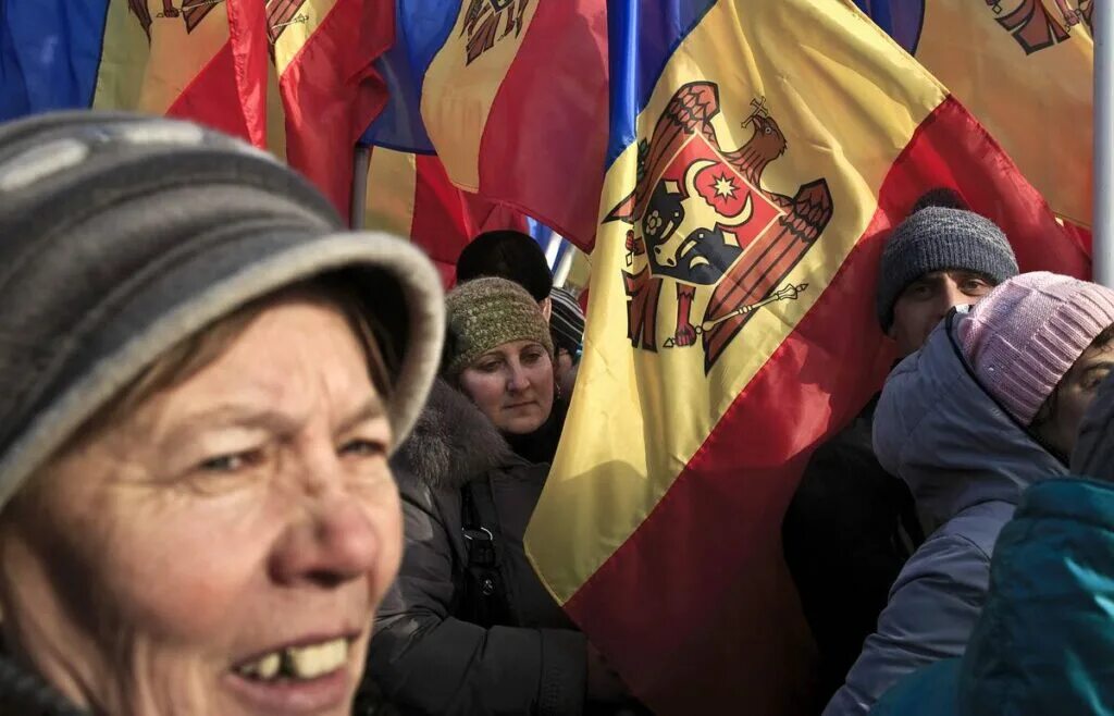 Протесты в румынии. Правительство румынии. Флаг протестующих румынии. Румыния новости. Молдавия последние новости.