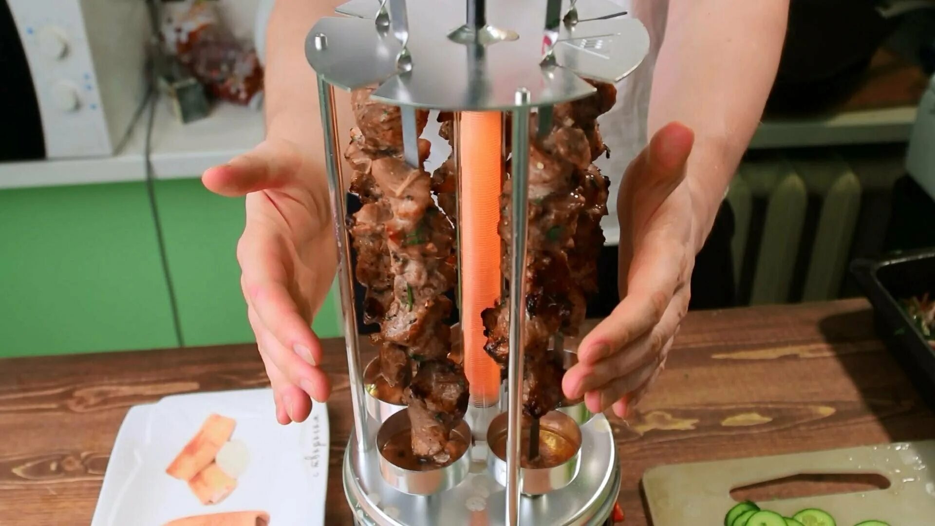 Шашлык в электрошашлычнице. Ves electric g-111. Redmond электрошашлычница. Мясо из электрошашлычницы. Курица в электрошашлычнице.