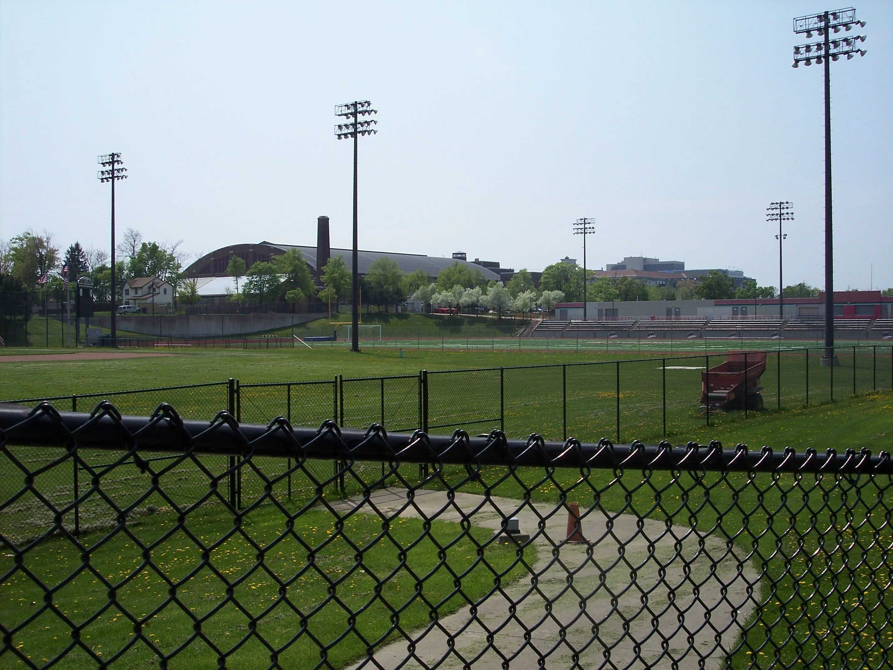 Воинский стадион. Стадион в военном Городке. Stadion Buffalo. Военный стадион Опочка.