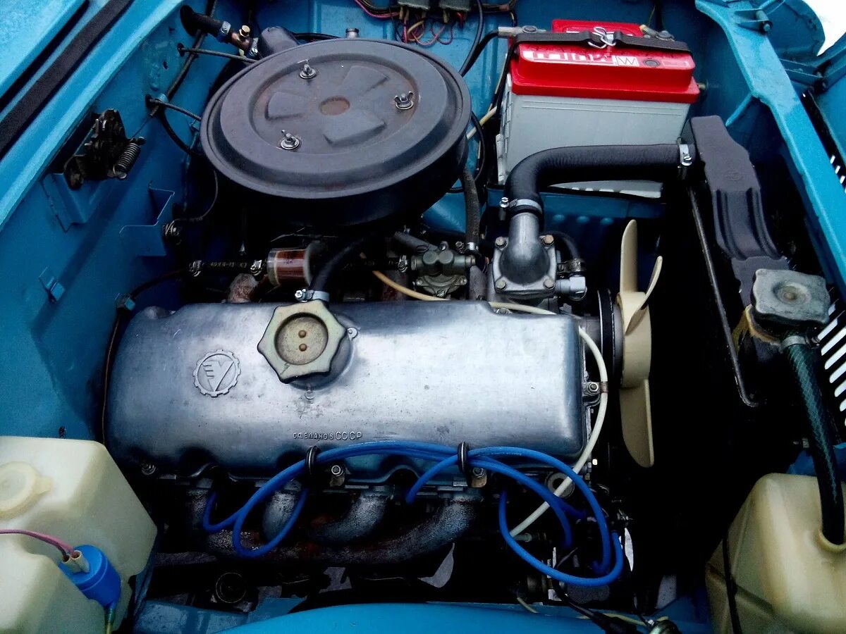 Двигатель автомобиля москвич