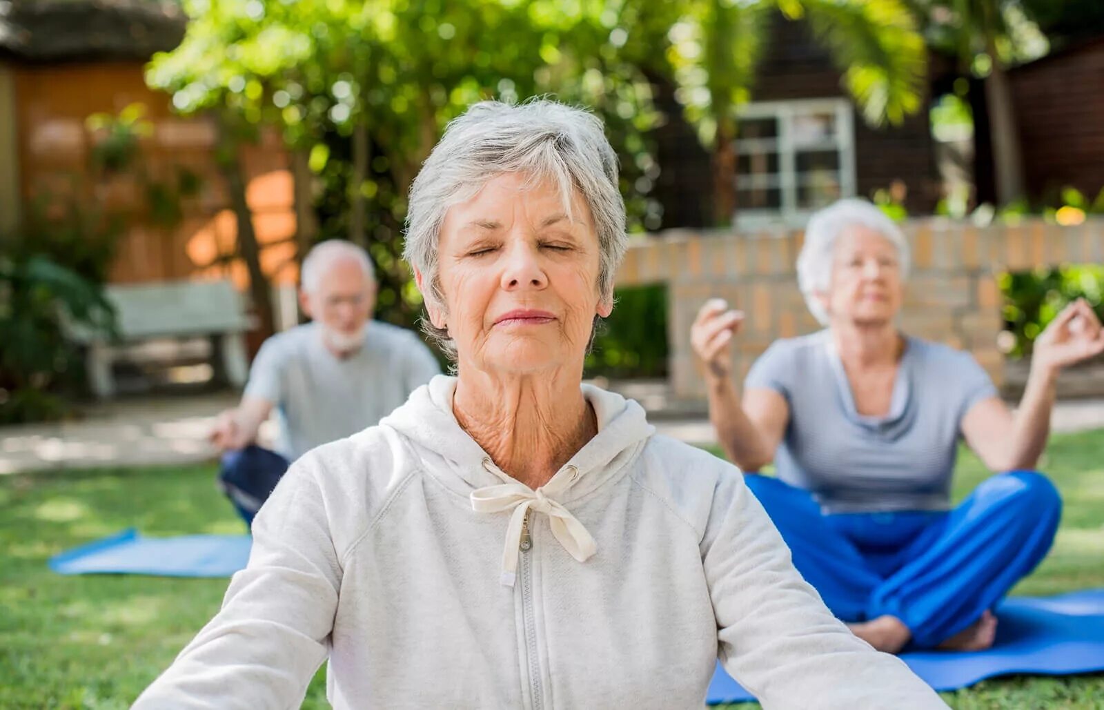 пожилыми считаются лица. старость возраст. старый человек. старость возраст. старческий возраст 75-90 лет.