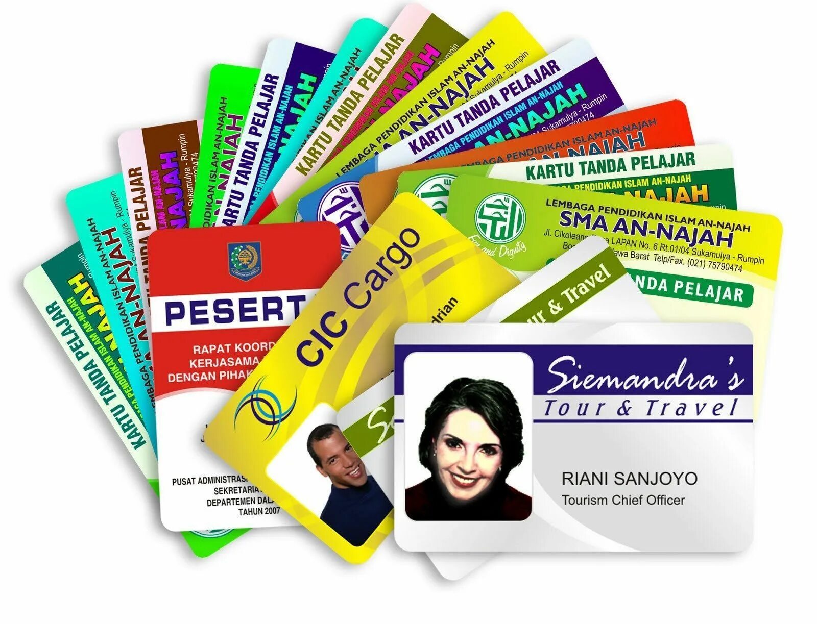 Id card дизайн. Id card. Карточка сотрудника дизайн. Бейджик на человеке мокап. Макет id карточки.