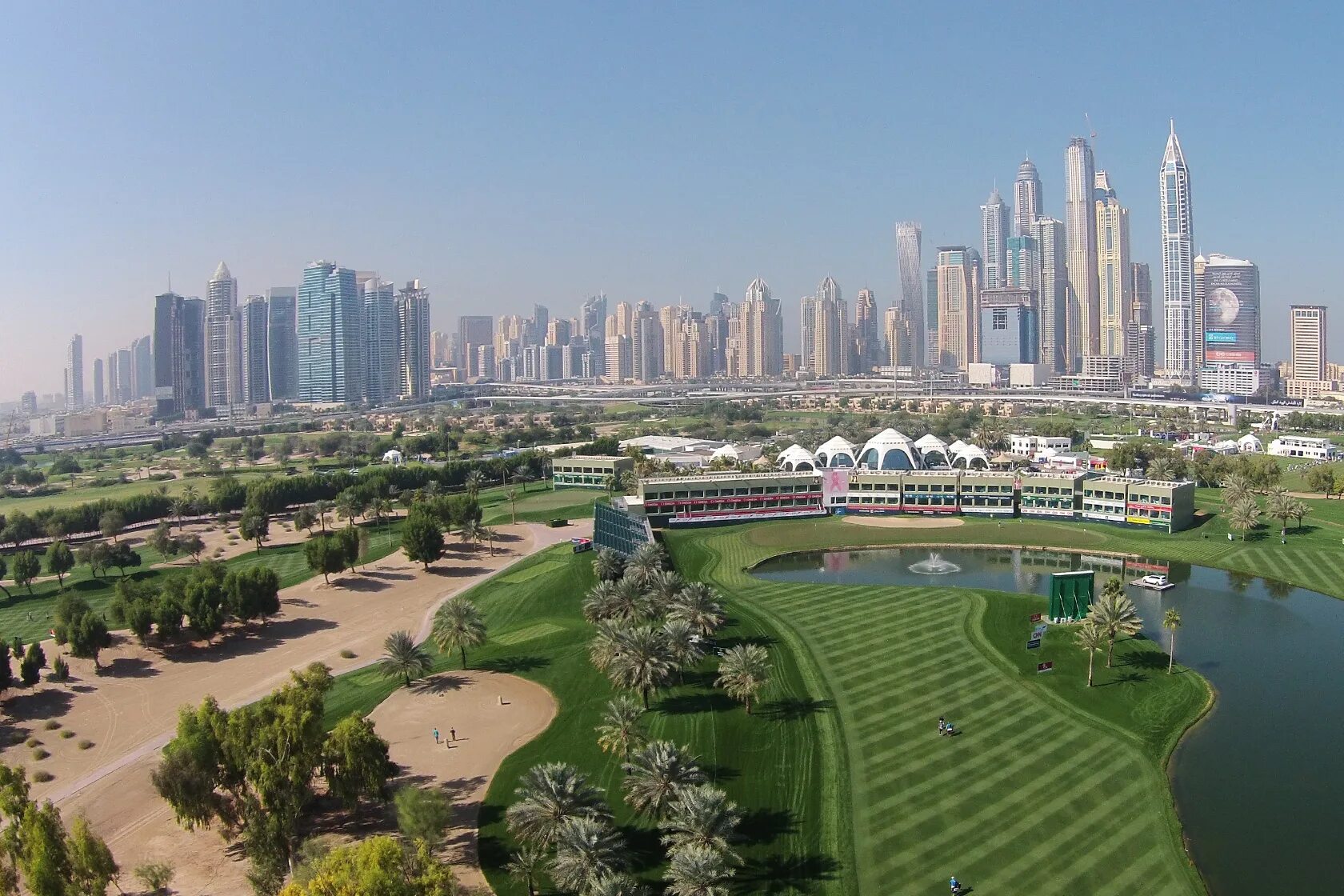 Бенгати дубай. Golf Dubai. Golf ville Дубай. Majlis course, Дубай. Sports City район Дубая.