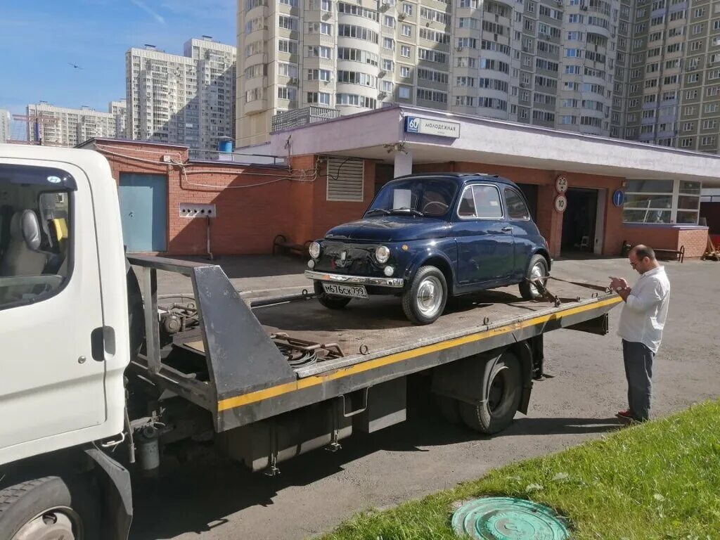 спецстоянка. эвакуатор сходня. эвакуация химки. эвакуатор химки. эвакуация автомобиля.