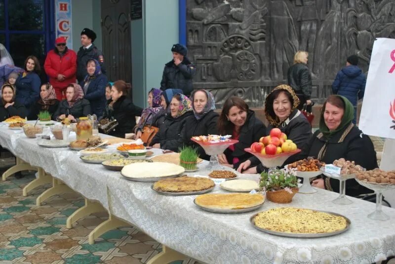 Яран сувар что за праздник. С праздником Яран Сувар. Национальные праздник Яран Сувар. Праздник лезгинов Яран Сувар. Блюда на Яран Сувар.