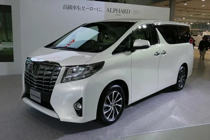 Nissan lança 'piloto automático' limitado, mas não dispensa motorista