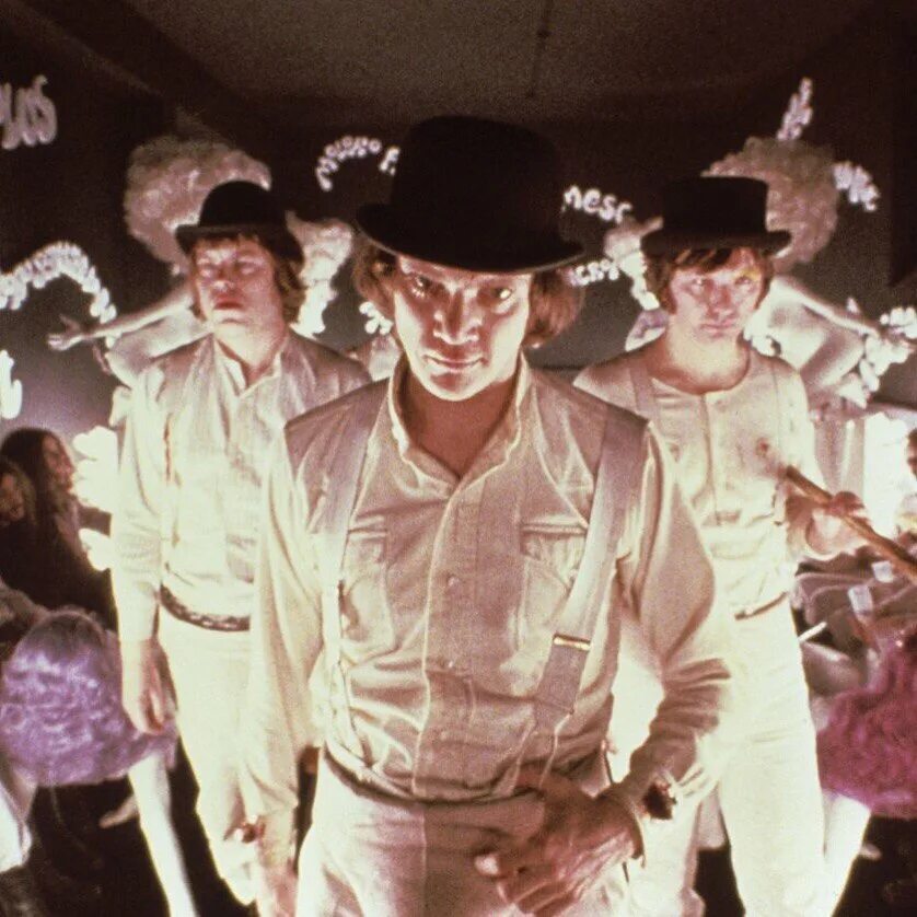 Заводной апельсин ультранасилие. Уоррен кларк заводной апельсин. Заводной апельсин русский. Стэнли кубрик заводной апельсин. Стэнли кубрик заводной апельсин.