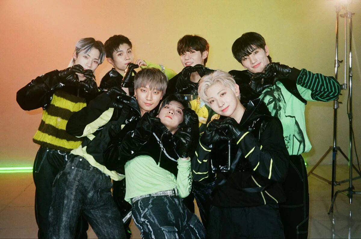 Blitzers kpop группа. Blitzers джинхва. Hit-5 китайская группа. Breathe. Blitzers kpop.
