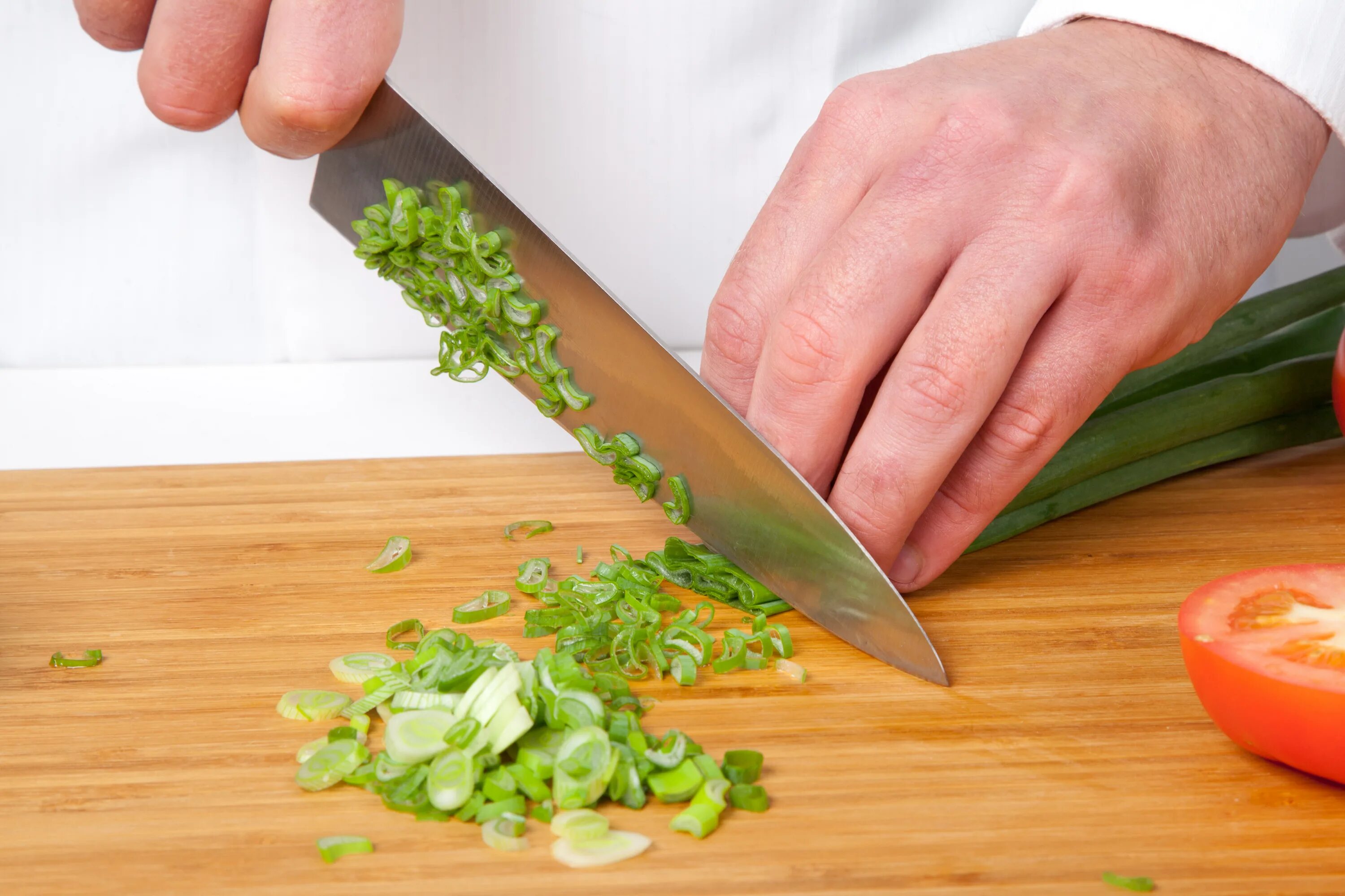 Cutting vegetables. Нож для нарезки продуктов. Кухонный нож для зелени. Нож для нарезки овощей. Нож кухонный овощной.