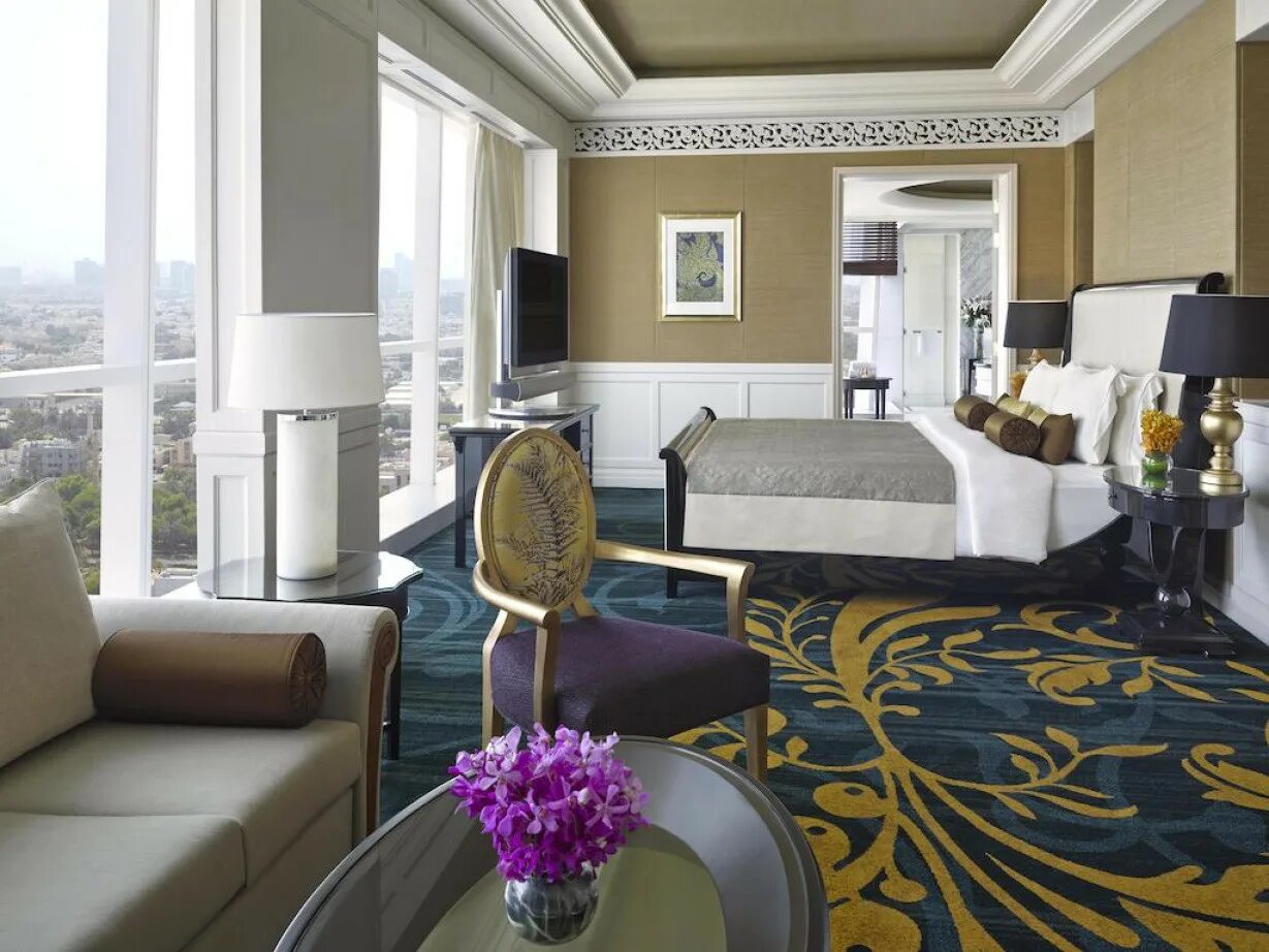 St regis abu dhabi 5. Dusit Thani Dubai 5*. Dusit Thani Abu Dhabi Hotel. Роял Тауэрс отель Абу Даби.