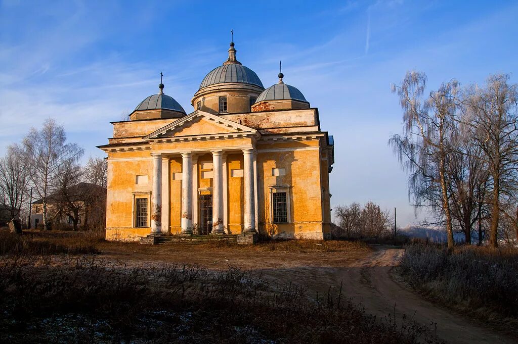 Погода старица тверская область на 14. Борисоглебский монастырь Старица. Старица город в Тверской области. Старица Горсад. Город Старица Тверской области фото.