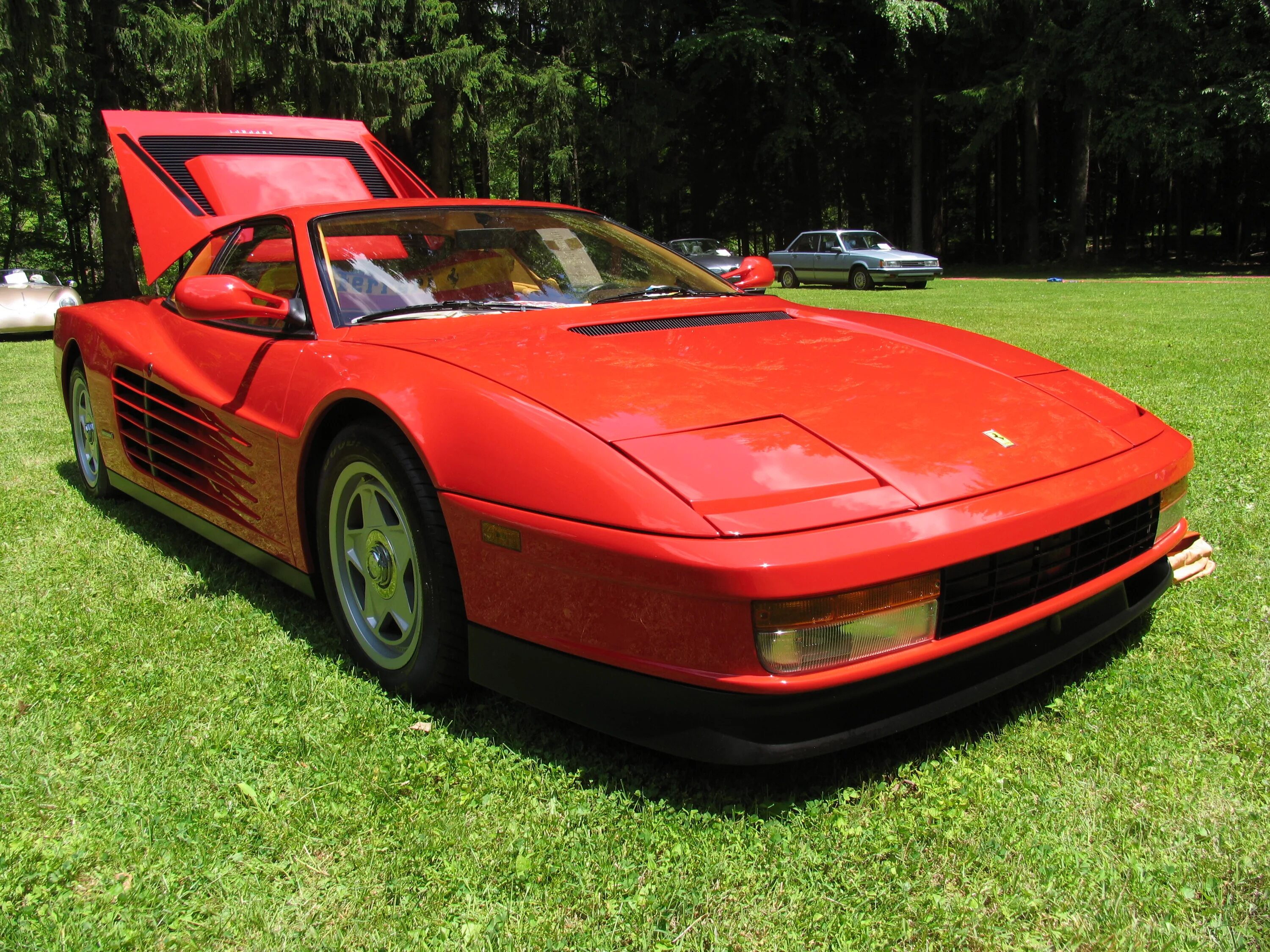 Тачки похожие. Феррари Тестаросса. Ferrari Testarossa 1984. Ferrari 350 Testarossa. Ferrari Testarossa 1984 в России.