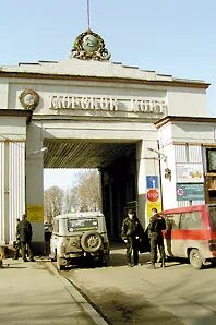 Главные ворота порта