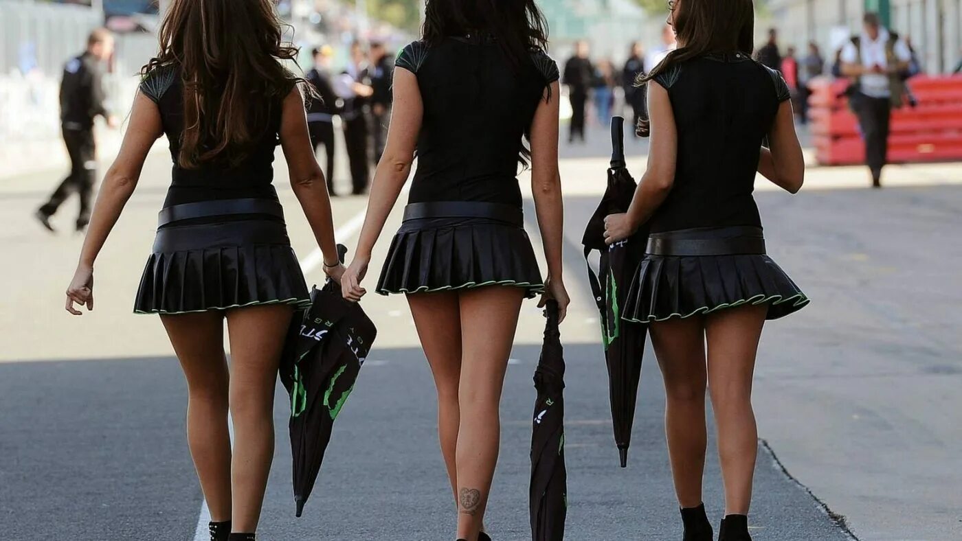 Юбка мини. Девушки без мини юбок видео. Юбках. Девушки без мини юбок видео. Юбка мини.