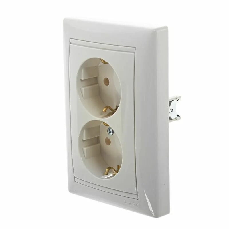 Рамка valena 774452. Valena розетка двойная с заземлением слоновая кость (774370). Розетка legrand valena 774421. Переключатель 2-х полюсный legrand valena 774308. Выключатель "legrand" etika белый 2кл с подсветкой 672204.
