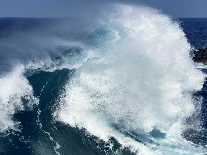 Водоворот мальстрем. Водоворот сальстраумен. Водоворот сальстраумен. Атлантический океан бермудский треугольник. Тихий океан бермудский треугольник.