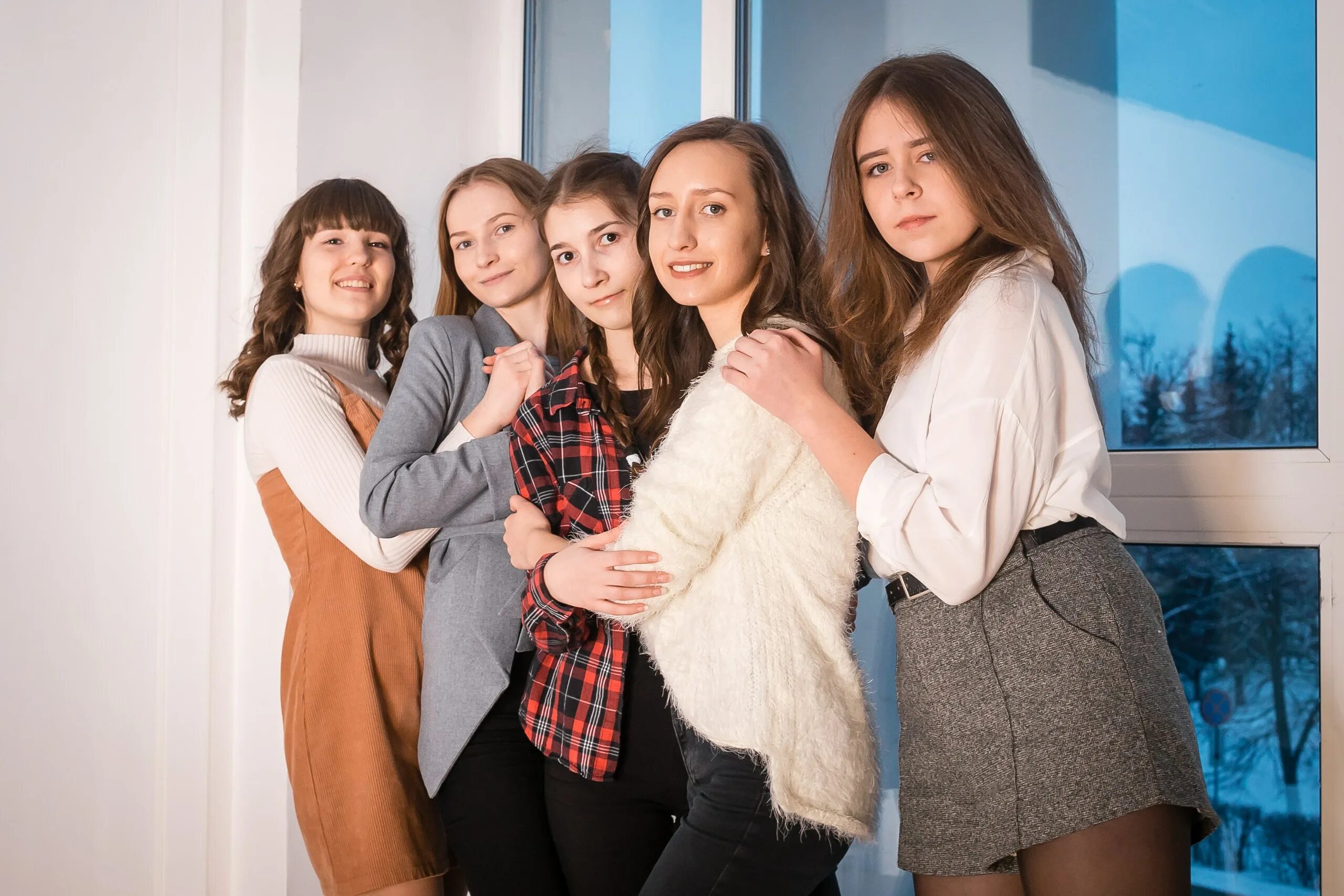 Одноклассницы сент триниан фильмы 2007. Классы без девчонок. Школьные подруги. Классы без девчонок. Корейские девушки в школе.