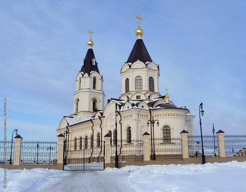 храм на крови екатеринбург. храм державной иконы божией матери. храм в екатеринбурге на месте расстрела царской семьи.