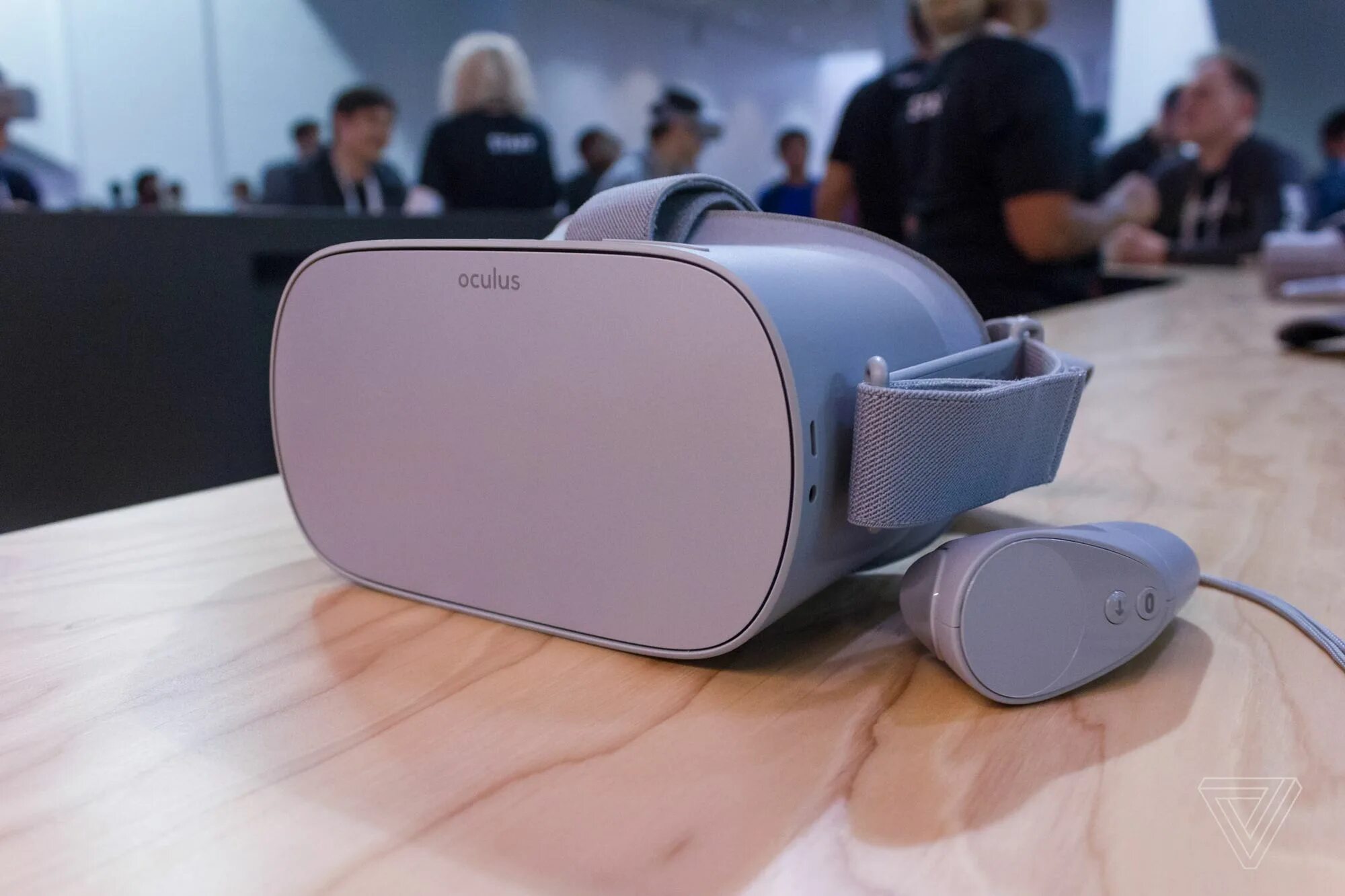 Oculus go. Автономная vr. окулус гоу. oculus go очки реклама. oculus white.