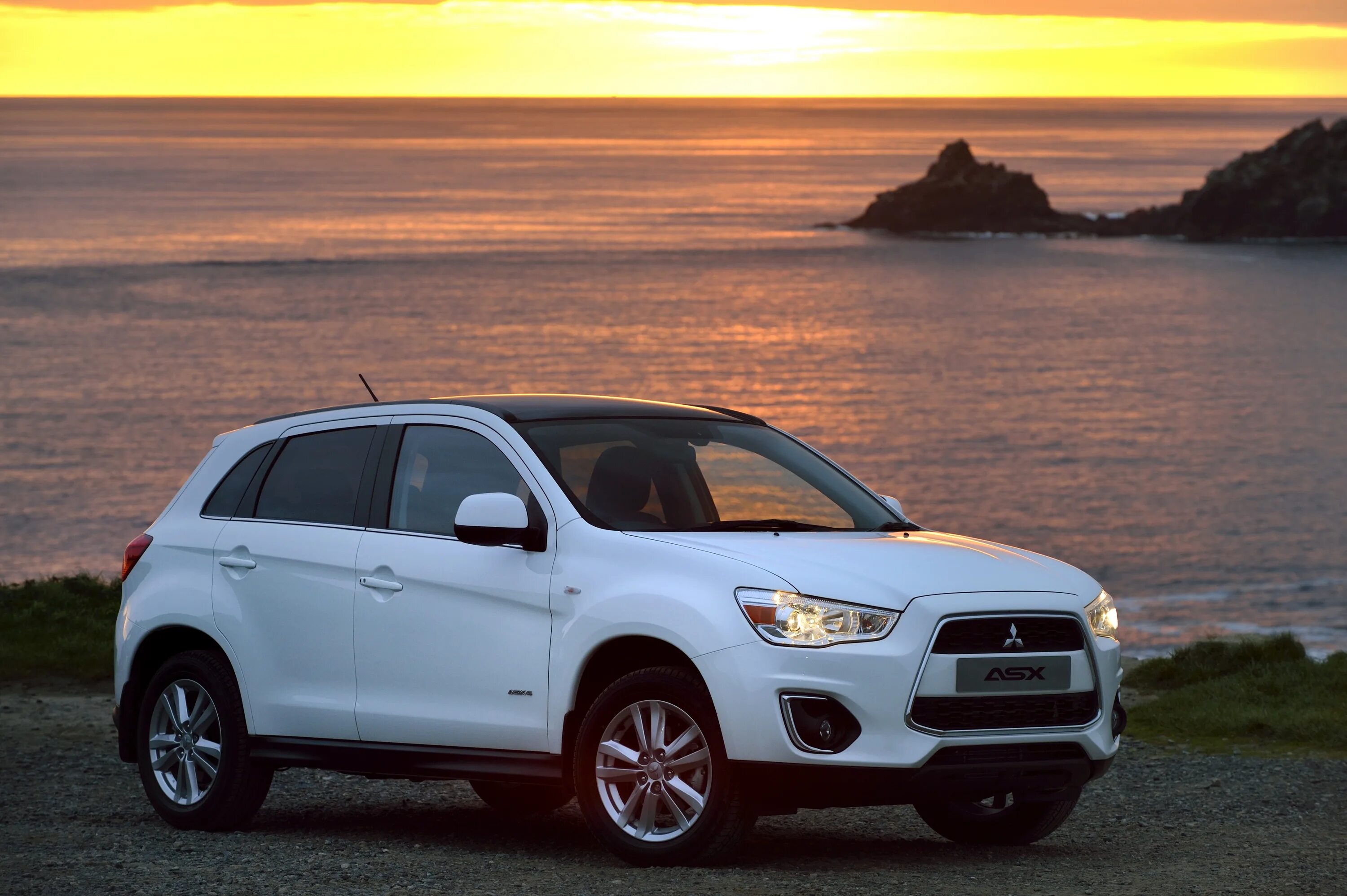 Mitsubishi asx. Митсубиси АСХ. Mitsubishi ASX 2015. Mitsubishi ASX 2014. Mitsubishi ESR.