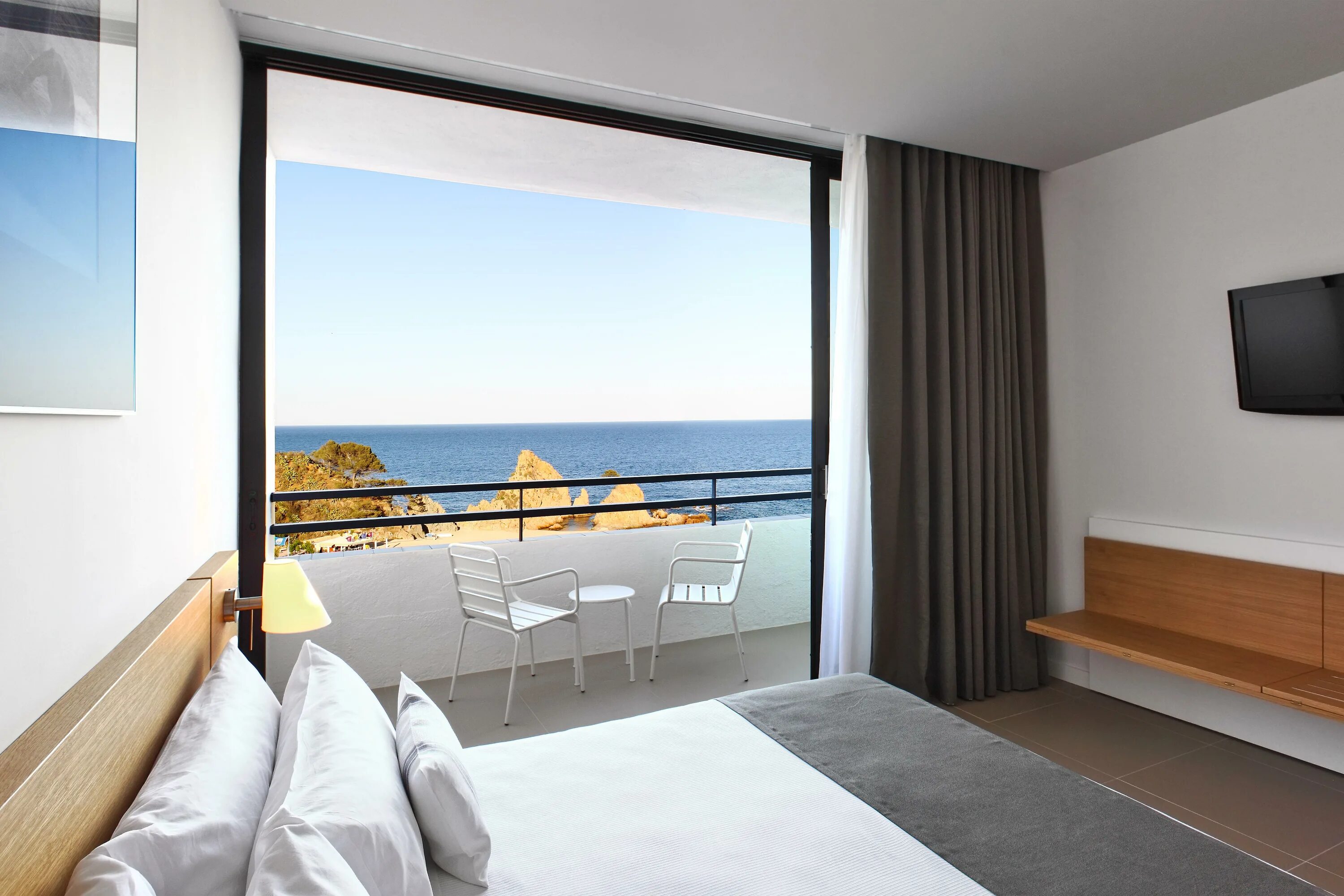 Отель titanic deluxe lara. Отель на кипре с видом на море. Standard side sea view. Pernera beach hotel 3*. Sunis blue residence.